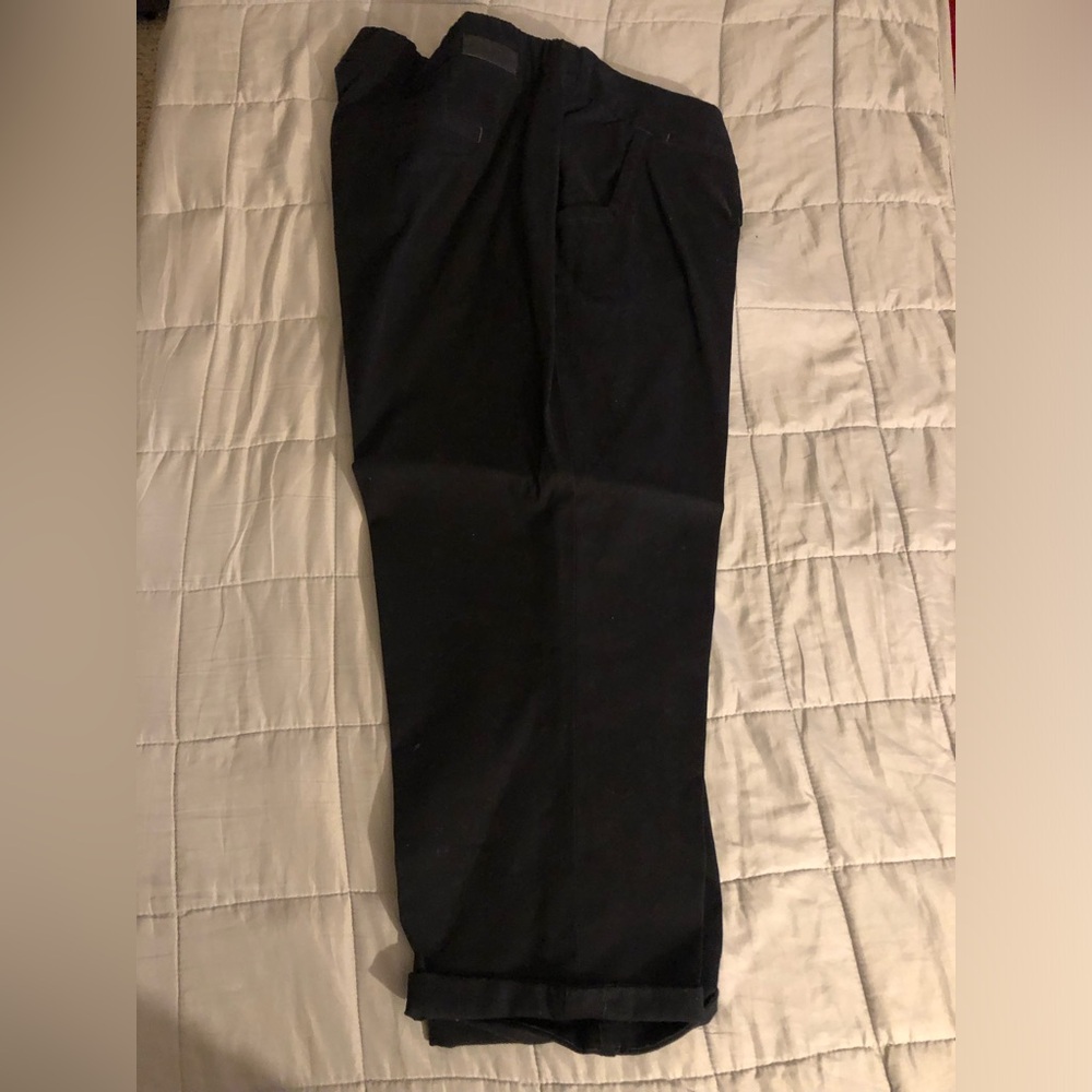 Women’s ankle crop, navy blue Jag Jeans.